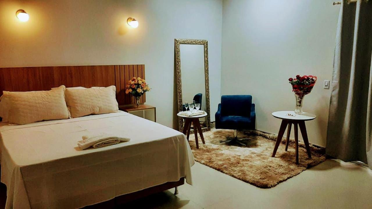 Hotel Plaza Pontes E Lacerda エクステリア 写真