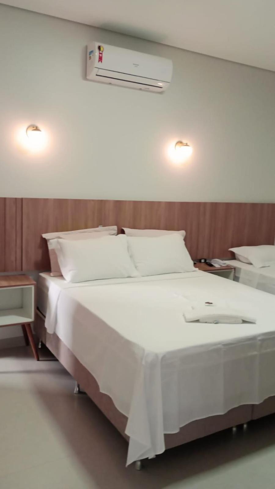 Hotel Plaza Pontes E Lacerda エクステリア 写真