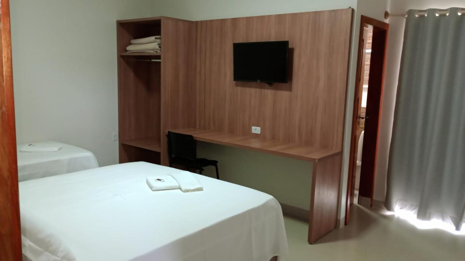 Hotel Plaza Pontes E Lacerda エクステリア 写真